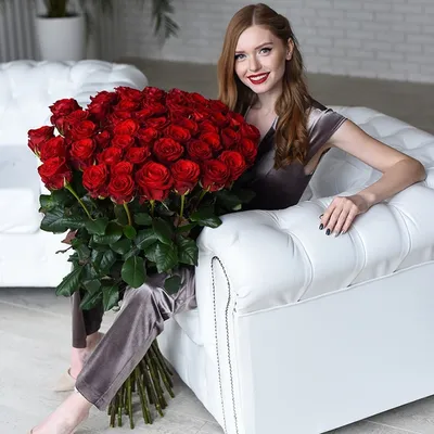Букет длинных роз 150 см 101 шт. купить с доставкой в Москве. Цена от 47470  ₽