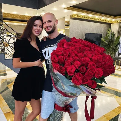 Купить букет из 5 длинных роз в Москве с доставкой недорого