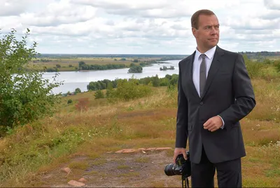 Фото Дмитрия Медведева - скачать бесплатно в webp