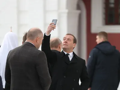 Дмитрий Медведев - скачать фото бесплатно в высоком разрешении jpg