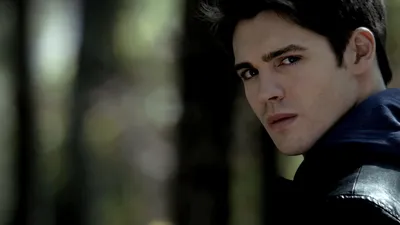 Сериал «Дневники вампира» / The Vampire Diaries (2009) — трейлеры, дата  выхода | КГ-Портал