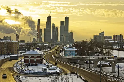 Доброе утро, Москва! МГУ на рассвете выглядит еще более внушительно. |  Пикабу