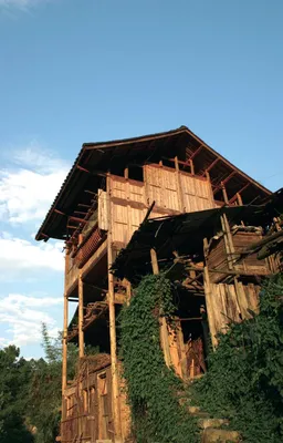 Свайный фундамент своими руками: особенности строительства дома на сваях -  блог Holz House
