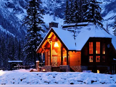 Волшебная атмосфера: Очаровательный Домик в снегу