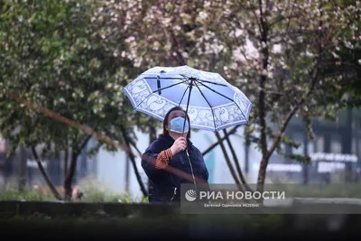 Магический дождь в Москве: прекрасные обои на рабочий стол