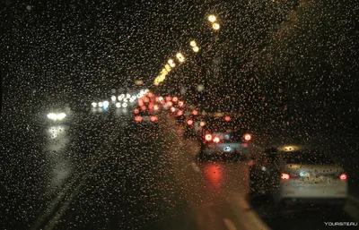 Прекрасные фотографии в один клик: Дождь за окном машины на ваш выбор