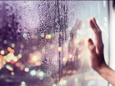 Иммерсивное погружение в атмосферу Дождя за стеклом