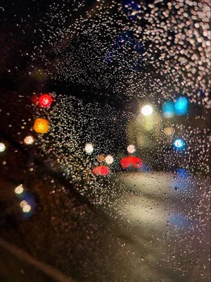 Фото Дождь на стекле: атмосферные снимки в формате webp