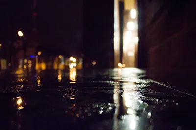 Дождевой покров ночных улиц