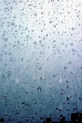 Дождевые капли на стекле окна: картинки для души