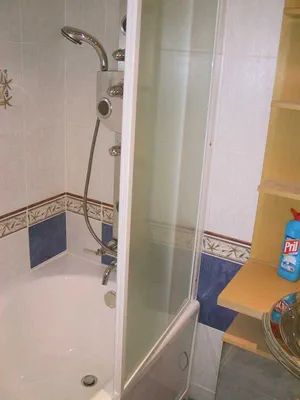 Ванная комната в хрущевке. Дизайн санузла в однушке с душевой кабинкой -  YouTube