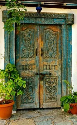 Красивые старинные двери - 85 фото