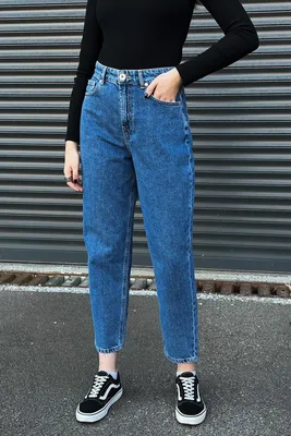 Купить Женские джинсы мом с оригинальным поясом