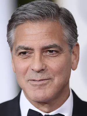 Джордж Клуни встречает взглядом: красочное фото в хорошем качестве