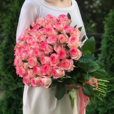 51 розовая роза Джумилия, Цветы и подарки Краснодар, Краснодарский край,  Россия, купить по цене 7445 RUB, Монобукеты в ФлораШеф с доставкой | Flowwow
