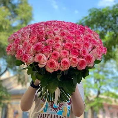 Букет 51 роза Джумилия заказать в интернет-магазине Роз-Маркет в Краснодаре  по цене 7 000 руб.