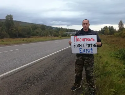 This pensioner keeps protesting against Putin's regime through solo  pickets. Have a look at his journal ⬆️ | Instagram