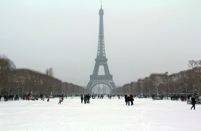 Эйфелева башня зимой фото фотографии