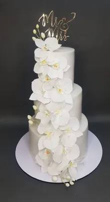 Артикул 88 - Свадебный торт с цветочками и ягодами. Без мастики