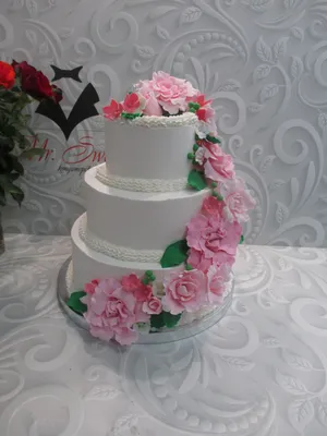 Свадебный торт \"Strawberry\" – купить за 3 100 ₽ | Кондитерская студия LU TI  SÙ торты на заказ