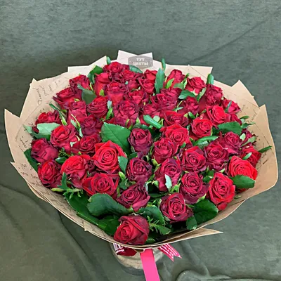 Букет из красных роз Эквадор 21 шт. купить с доставкой в Москве. Цена от  4830 ₽