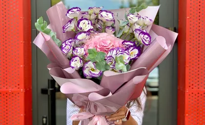Необычный букет» с розами, хризантемами и герберами - купить в Пскове за 9  030 руб