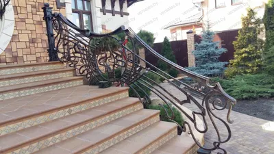 Кованые перила для лестниц П-50 – изготовление и продажа кованых изделий от  профессиональной кузницы в Москве