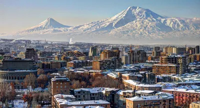 Triplandia_school - АРМЕНИЯ ЗИМОЙ? СКАЗОЧНАЯ! 🇦🇲🏔️ Если вы сомневаетесь,  какой он, отдых в Армении зимой? Отвечаем: сказочный! У зимнего путешествия  в Армению есть несколько плюсов: меньше туристов, дешевле билеты и отели,  замечательная,