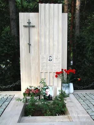 Европейские памятники на могилу в Москве с фото и ценами, памятники в  европейском стиле - Гранитная Мастерская GranitReal