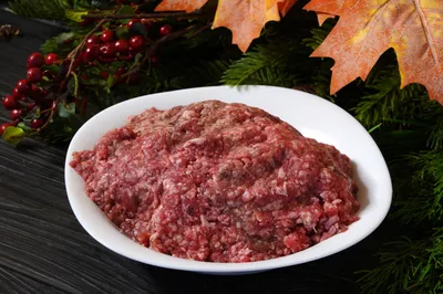 Купить фарш из мяса тура: 1 200 руб за кг в Москве - интернет-магазин Дикоед