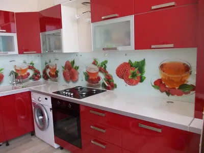Какой фартук выбрать для кухни: 7 актуальных материалов