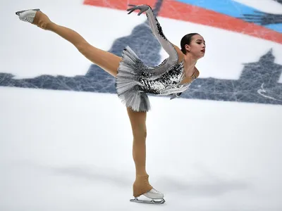 Фигурное катание на зимней Олимпиаде — 2022 в Пекине: в чём гениальность  Камилы Валиевой: рекорды, растяжка, баланс - Чемпионат
