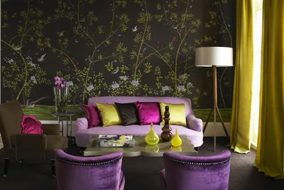 Квартира с фиолетовым диваном для молодой семьи — Roomble.com