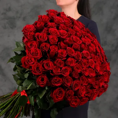 Букет \"101 красная Эквадорская роза 100см\" - заказать с доставкой недорого  в Москве по цене 66 300 руб.