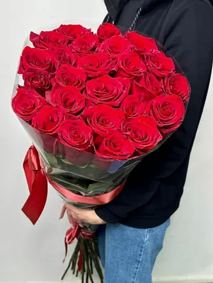 Траурный букет из 100 белых роз (70см) от 15 000 руб - купить по выгодной  цене в Москве