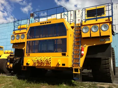 БЕЛАЗ впервые поставил 130-тонные карьерные самосвалы в Магаданскую область