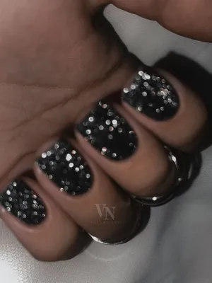 Чёрные блестящие ногти | Квадратные ногти, Маникюр, Гвоздь