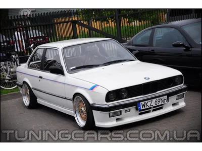 Матовый черный BMW E30 M3 DTM Replica от PSI