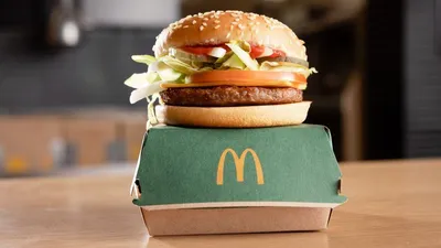 📸 Снимаем бургер из МакДоналдс / Как снимать рекламу еды ЗМ #1 - YouTube