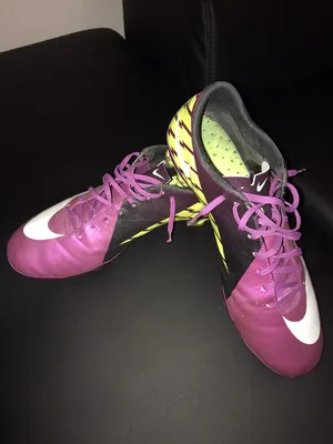 Подбираем бутсы Nike под стиль игры: Nike Mercurial