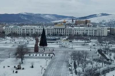 Ледовый городок открыли на площади Ленина в Чите – людям вручили «золотой  ключик»