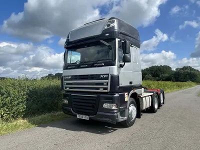 DAF XF 105 460 6 X 2 Super Space Tractor Unit