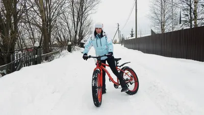 Девушка зимой в лесу - 69 фото