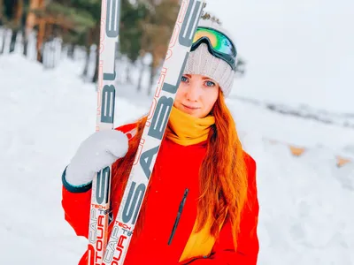 Фото девушек зимой на лыжах фотографии