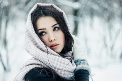 Фото девушек зимой в городе фотографии