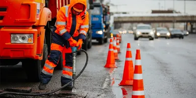 Вид зимней дороги из окна автобуса Поездки на автобусе зимой_ Стоковое Фото  - изображение насчитывающей место, сельско: 156505548