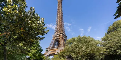 Париж, Эйфелева башня на яркий день весной Стоковое Фото - изображение  насчитывающей известно, сезон: 85836990