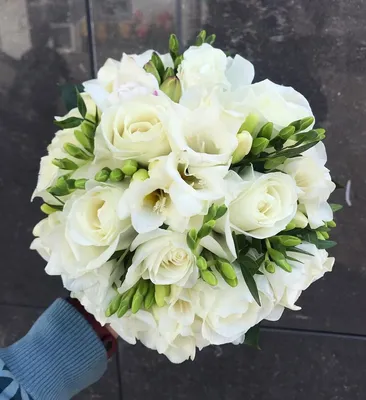 Купить «Букет невесты из пионовидных роз и фрезии art.05-120» по доступной  цене с доставкой по Москве в салоне Fl-er