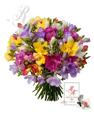Букет из фрезии в шляпной коробке - заказать доставку цветов в Москве от  Leto Flowers