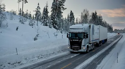 Вождение фуры зимой: фура на льду, зимний дальнобой на грузовике, как  ездить в гололед